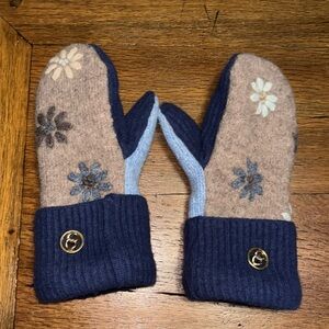 Sweater Mittens daisies wool